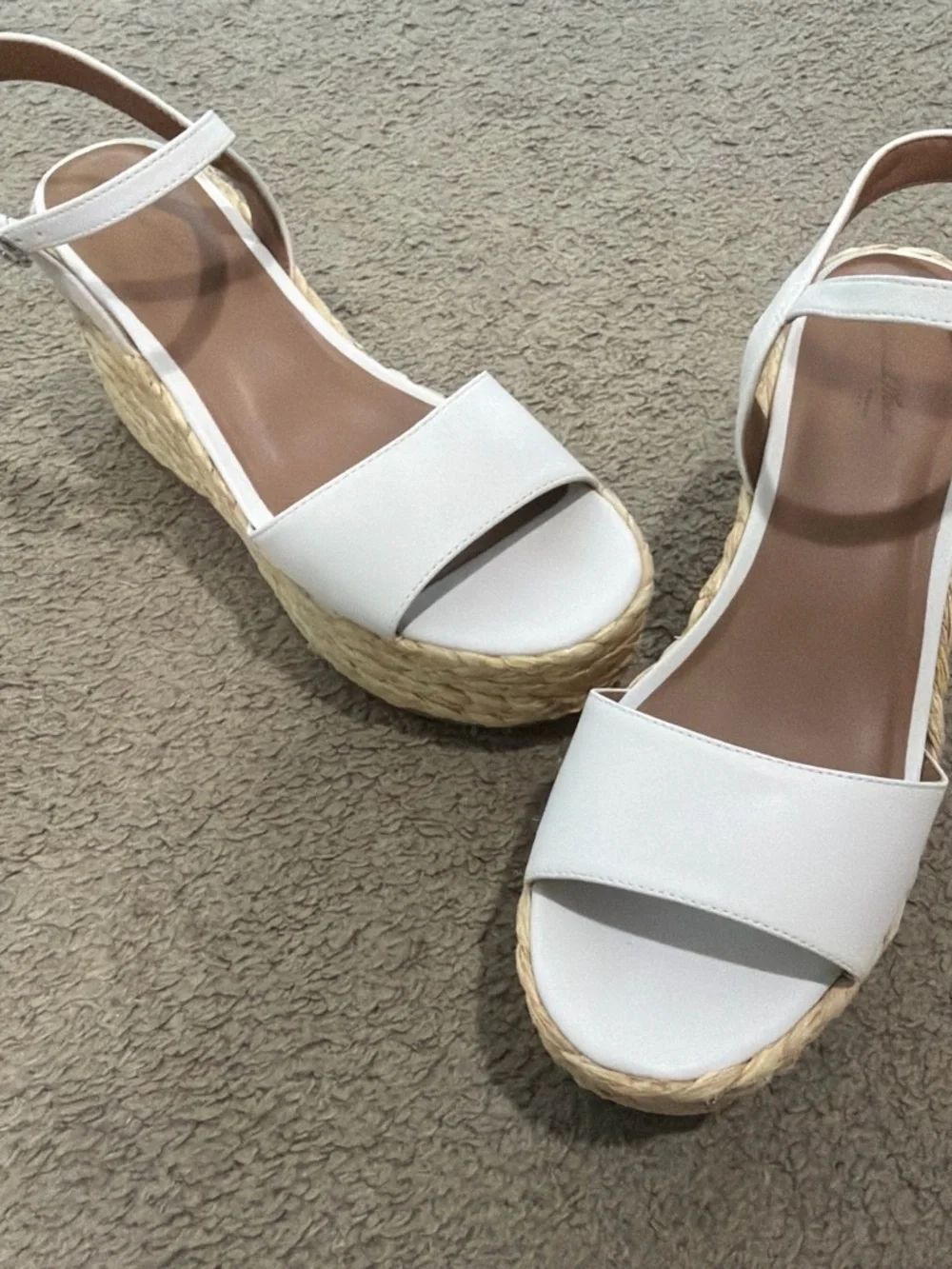 Size 8 Universal Thread White Platform Wedge Sandals 4.25 in
